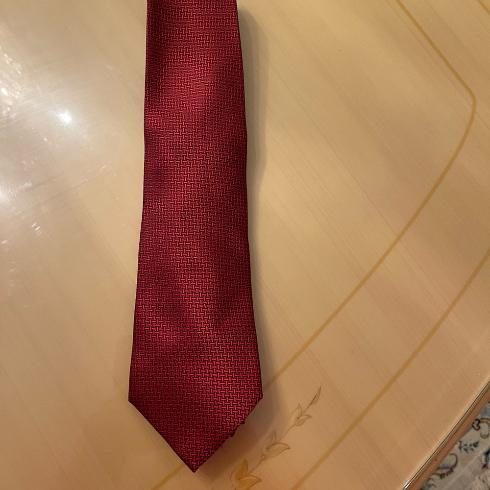 Elegant Red Men's Tie